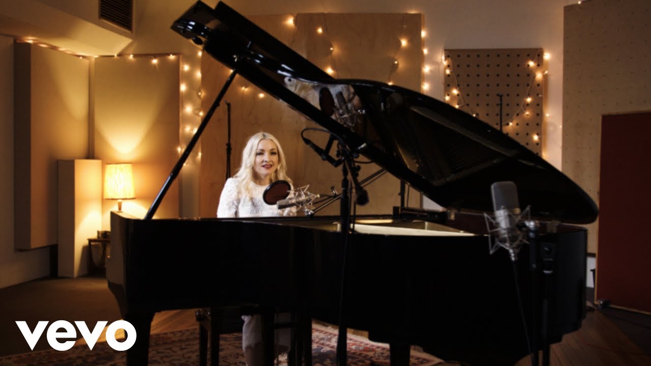 Video: Kate Miller-Heidke – Zero Gravity (Acoustic)